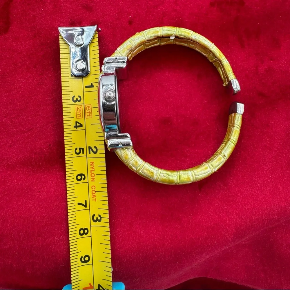 Vintage Suisse‎ Quartz Watch Japan Movement Stainless Steel Retro Bangle